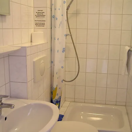 Duenenhaus 3* زيمبين